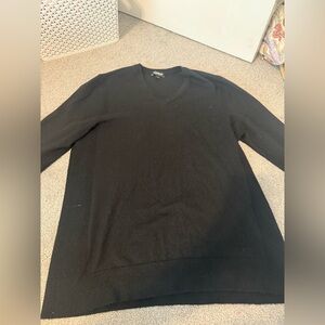 Men’s black v neck express sweater